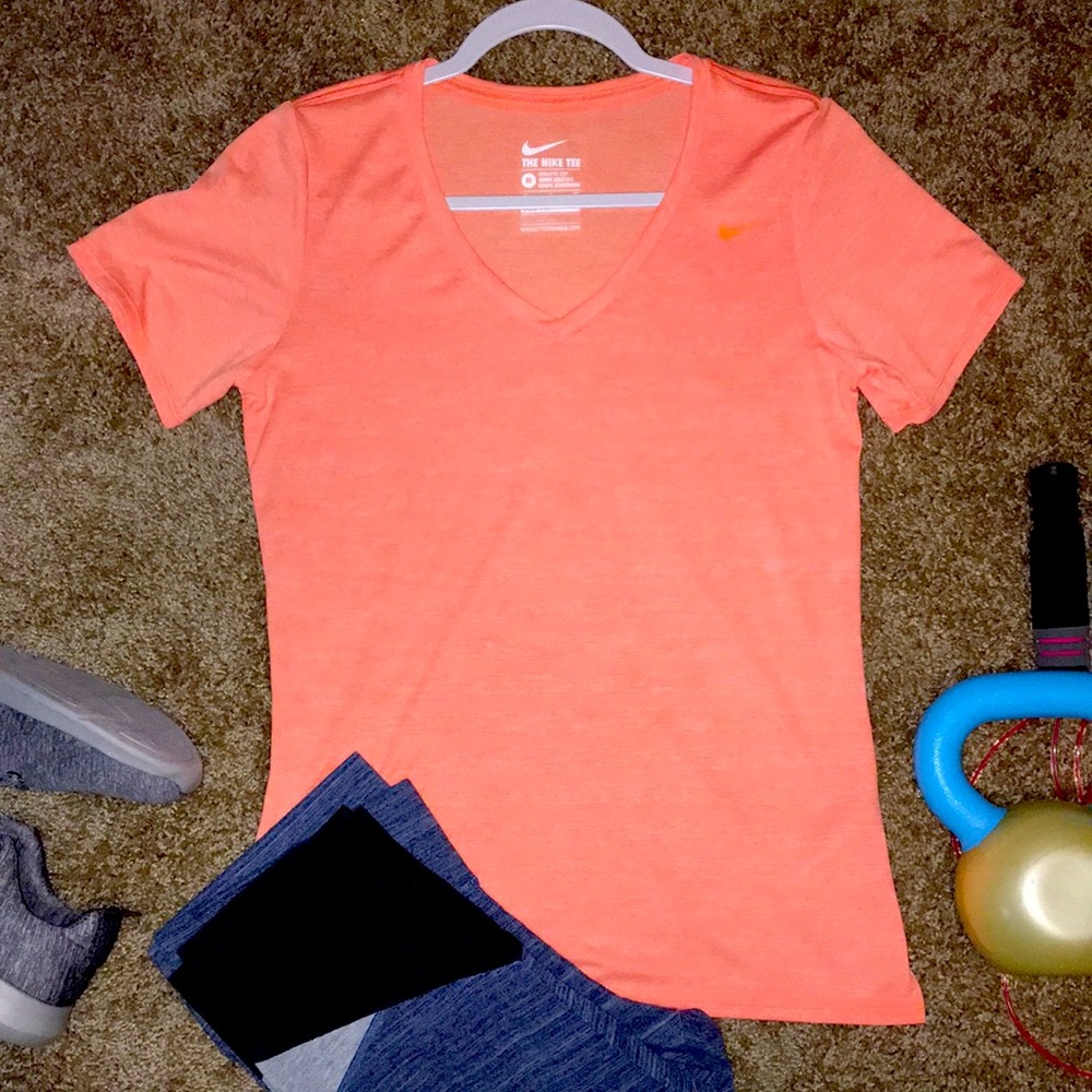 Nike Peach Fitted Short Sleeve T-Shirt M